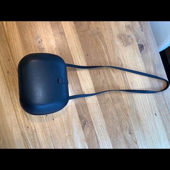 SOLD        COS  leather clutch/handbag - Picture 5 of 10